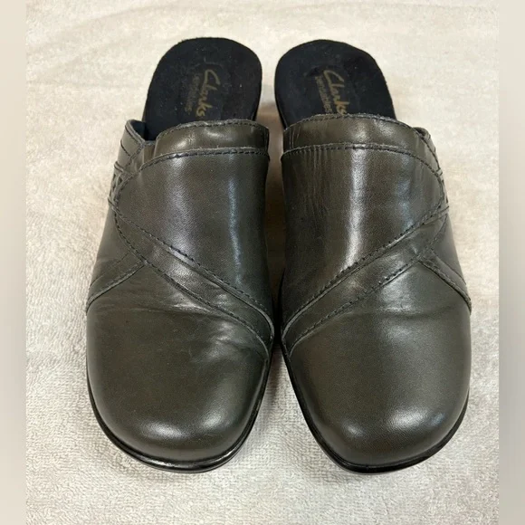 Clark’s Bendables Women’s Dark Grey Slip On Leather Clogs Size 8 - Picture 1 of 7